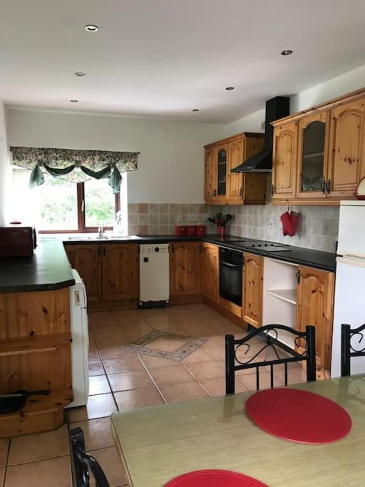 Castlegregory-seaside 2 Bedroomed Holiday home *